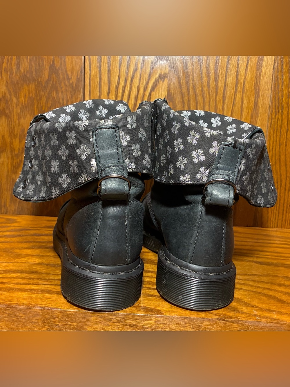 Dr. Martens Aimilita Floral Fold Down Cuff Black Leather Combat Boots Sz 7 - Picture 6 of 14